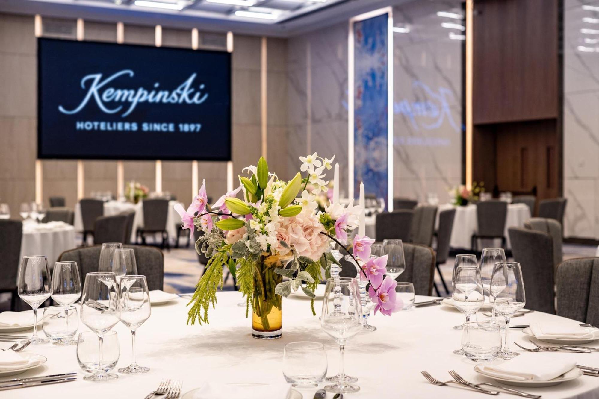 The David Kempinski Отель 5*