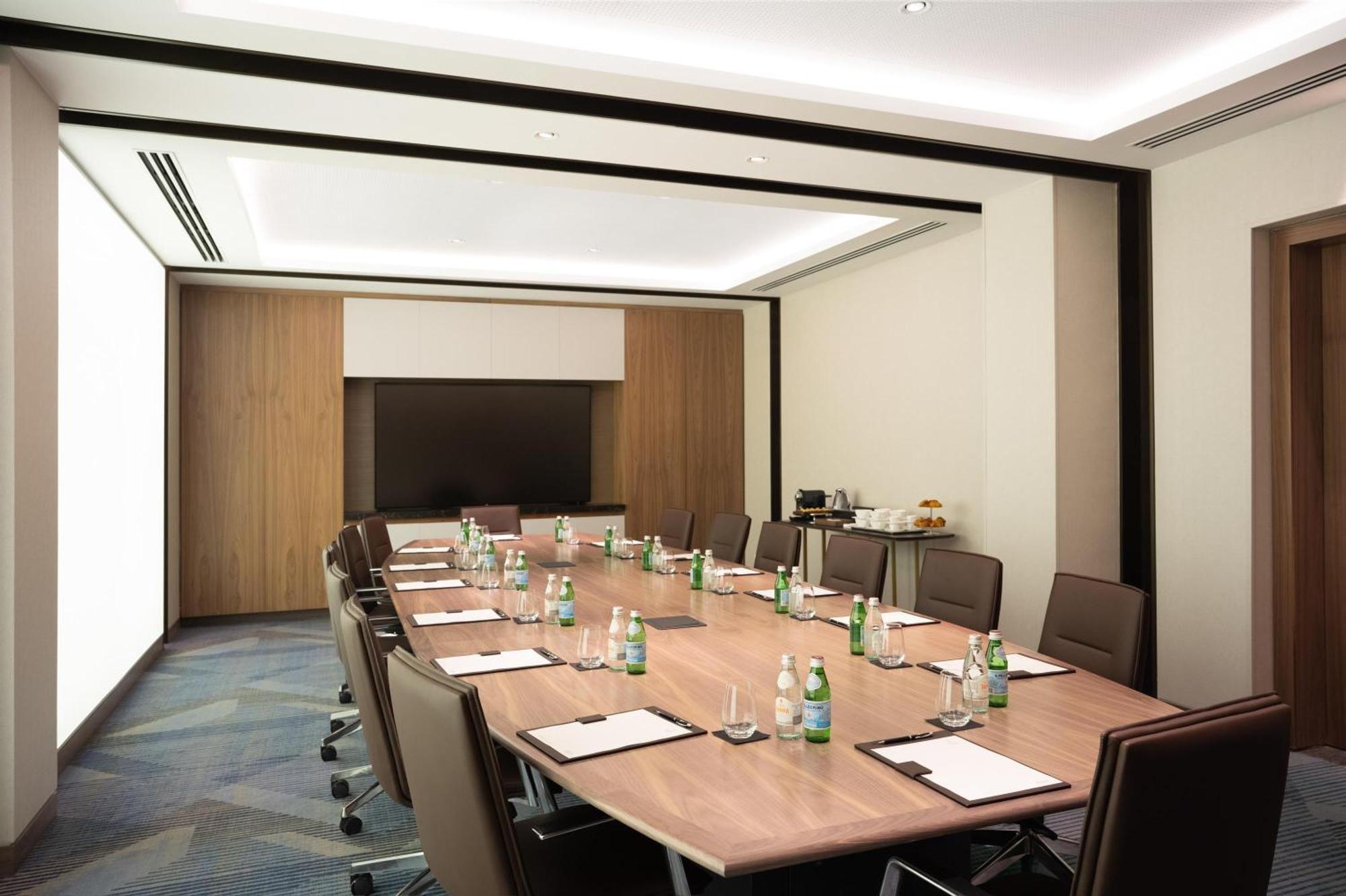 The David Kempinski Отель 5*
